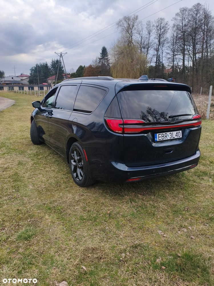Chrysler Pacifica - 3