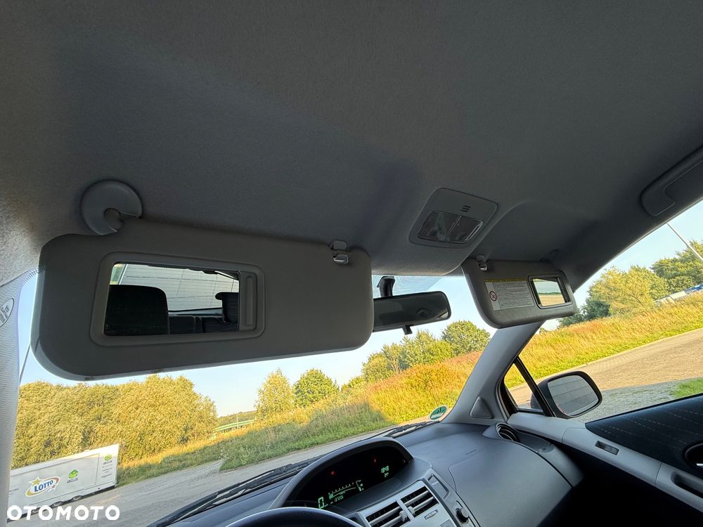 Toyota Yaris 1.3 Luna Premium - 34