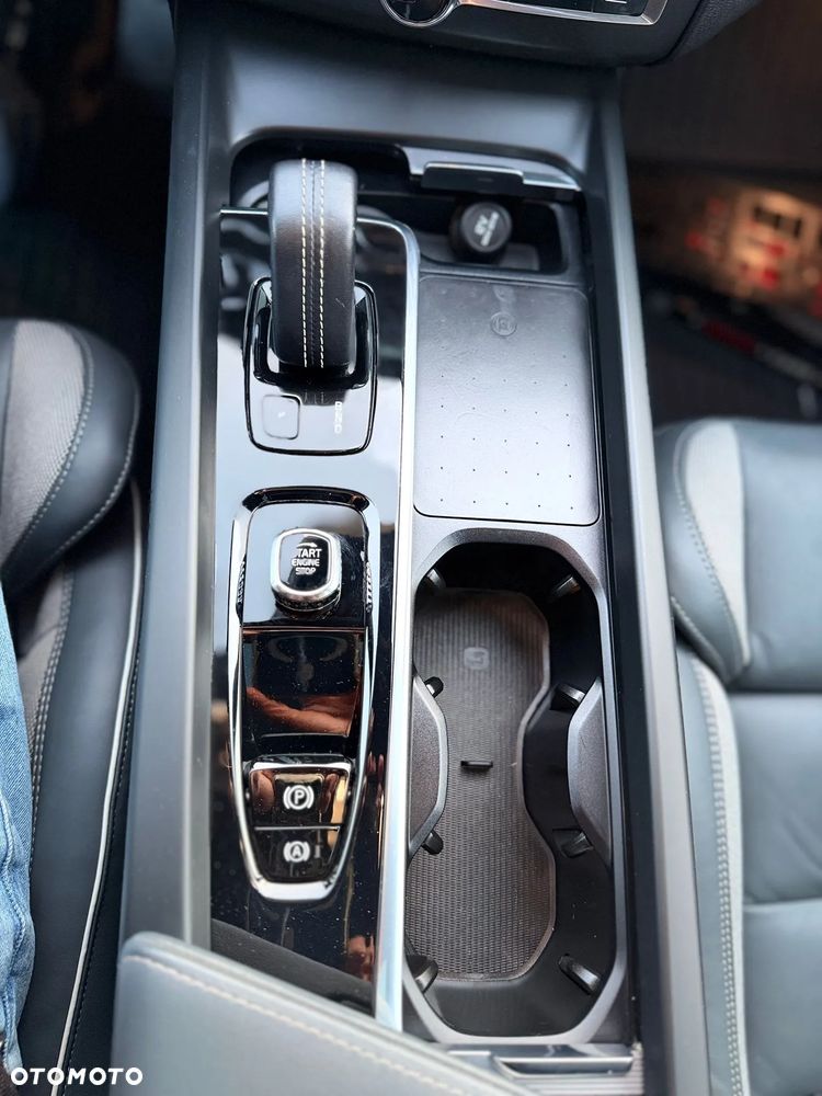 Volvo XC 60 T8 Plug-In Hybrid AWD R-Design - 14