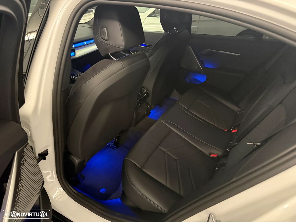 BMW 530 e Pack Desportivo M Pro - 33