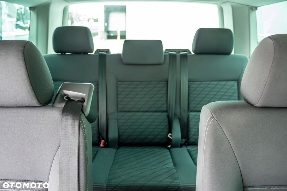 Volkswagen Multivan - 12