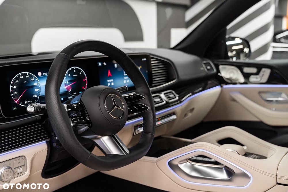 Mercedes-Benz GLS - 28