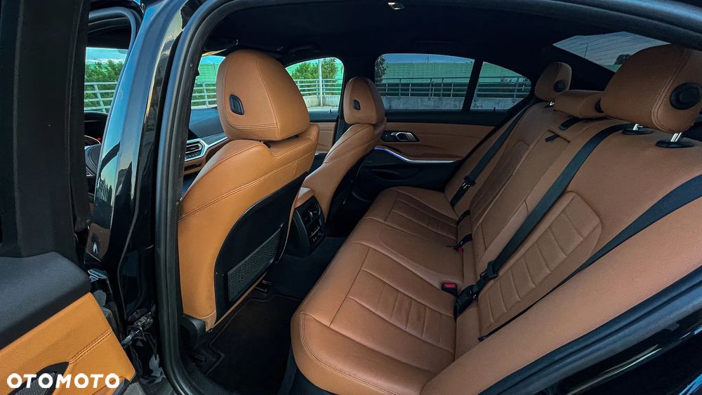 BMW Seria 3 320d M Sport - 19