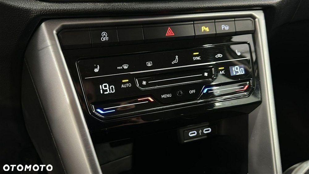 Volkswagen T-Roc 1.5 TSI Life - 21