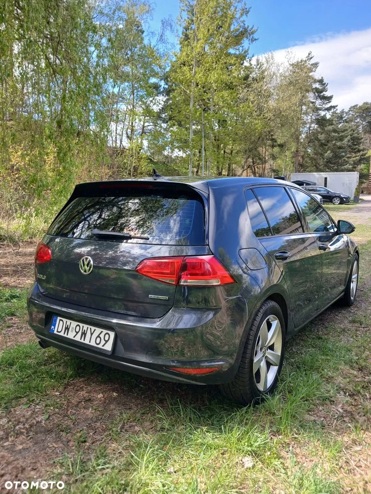 Volkswagen Golf - 6