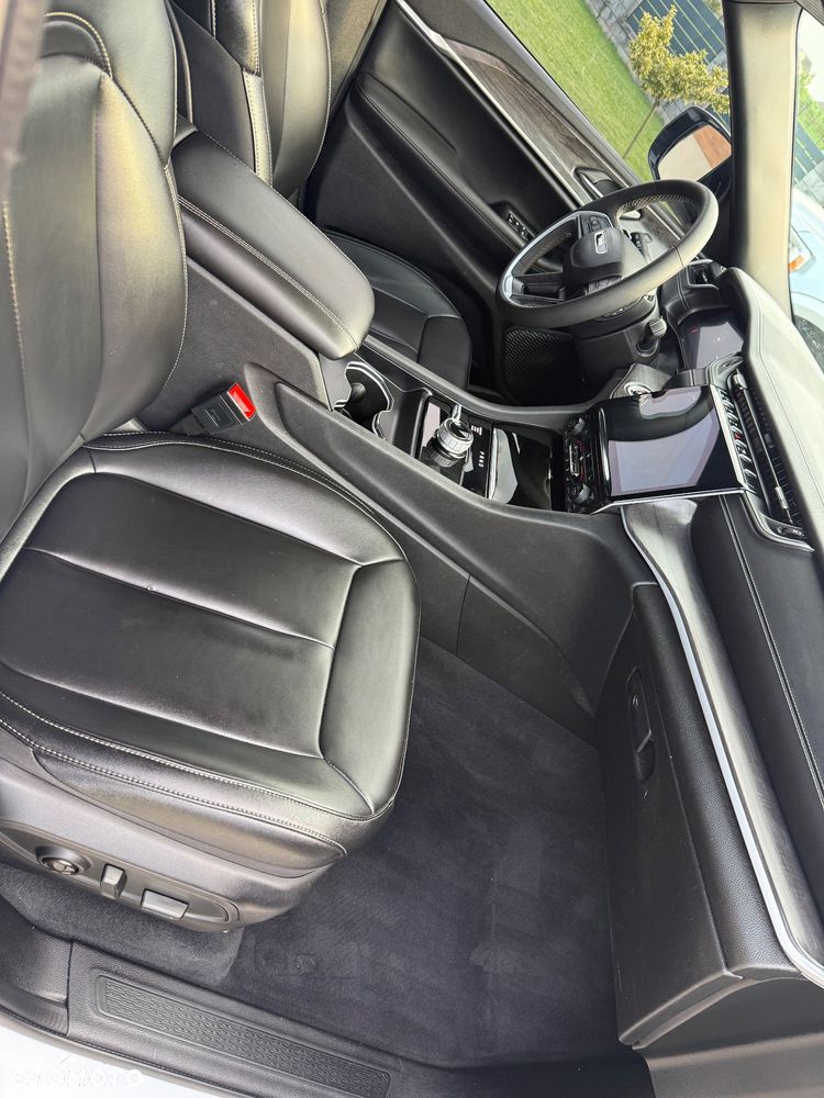 Jeep Grand Cherokee - 11