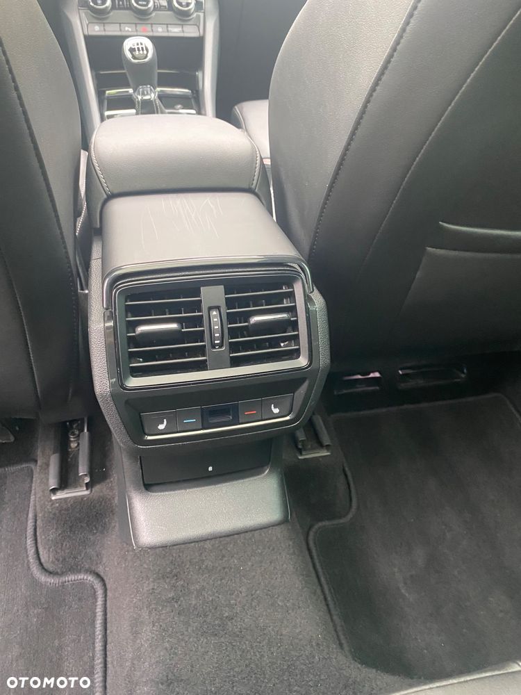 Skoda Karoq 2.0 TDI SCR Sportline - 34