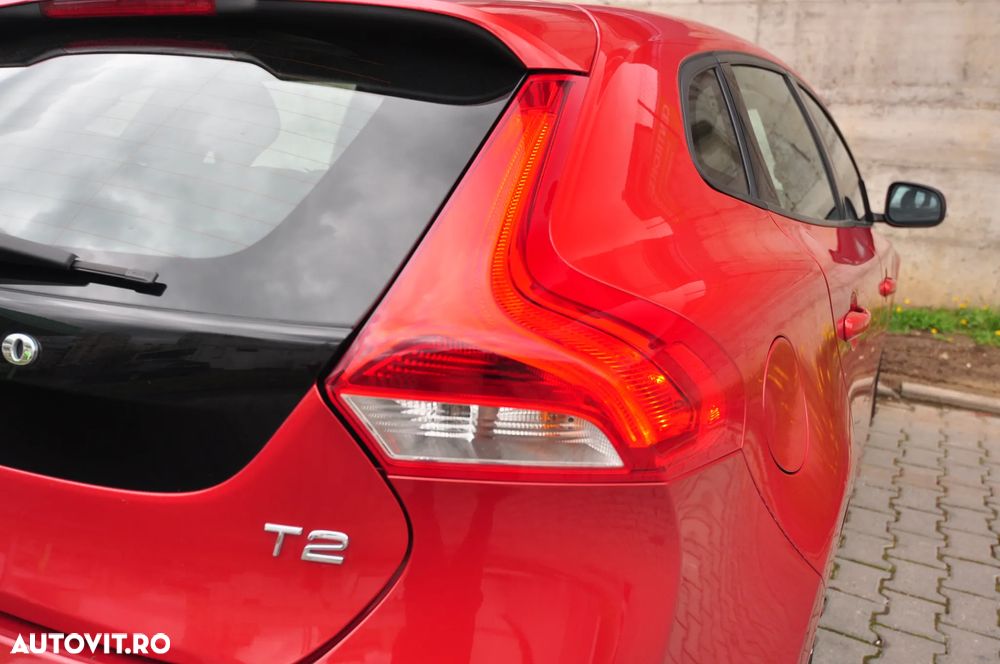 Volvo V40 T2 Geartronic Momentum - 14