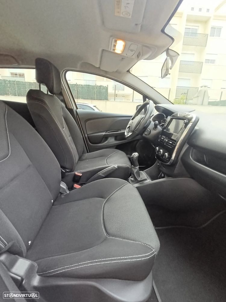 Renault Clio Sport Tourer 1.5 dCi Dynamique S - 20