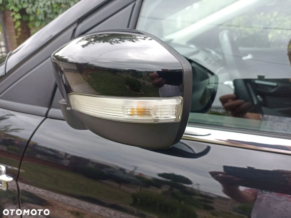 Ford Kuga 2.0 TDCi 2x4 Titanium - 16