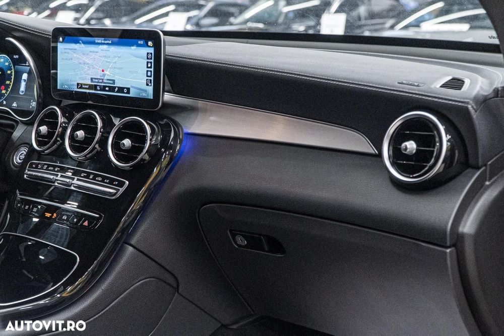 Mercedes-Benz GLC Coupe 300 de 4Matic 9G-TRONIC AMG Line Plus - 29