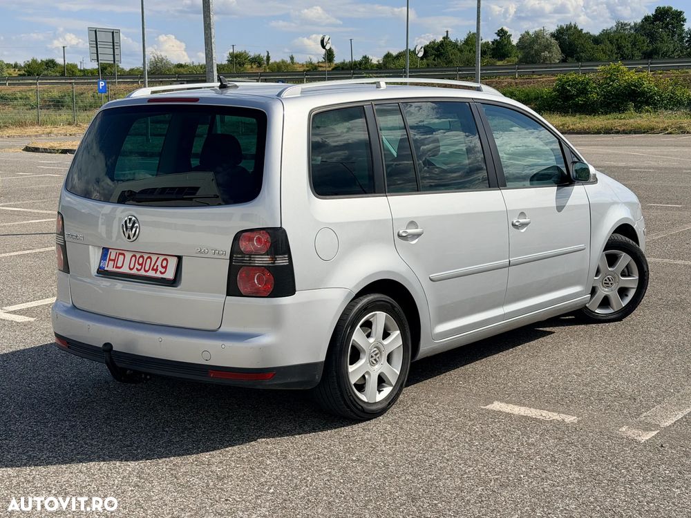 Volkswagen Touran 2.0 TDI DPF Highline - 4