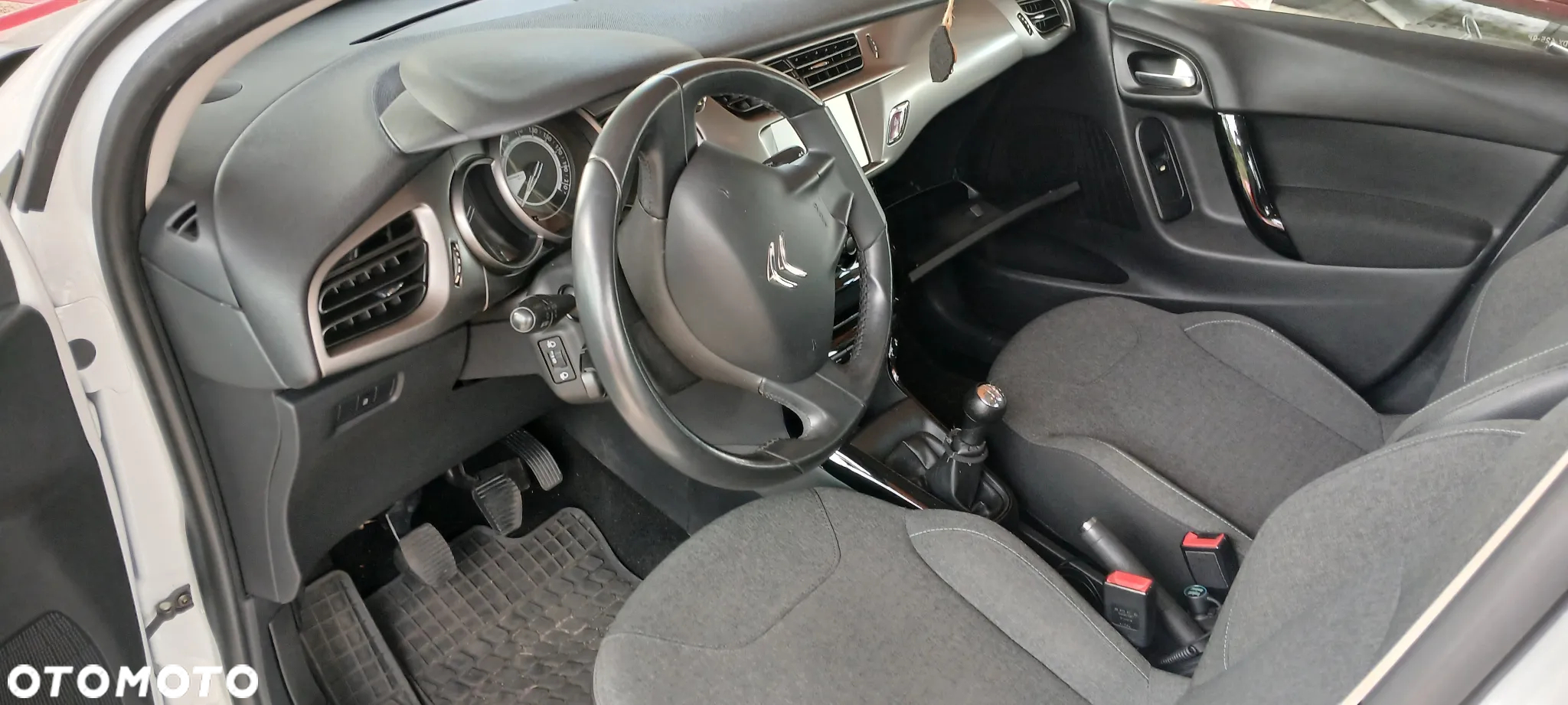 Citroën C3 1.2 PureTech Exclusive - 18