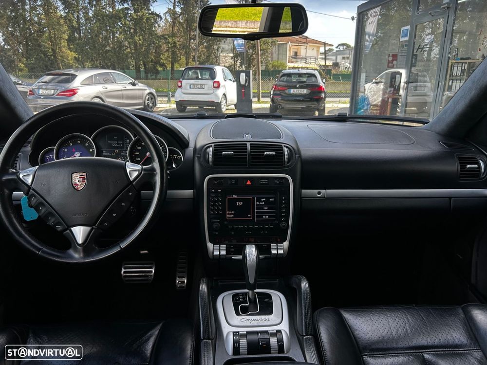 Porsche Cayenne Turbo - 25