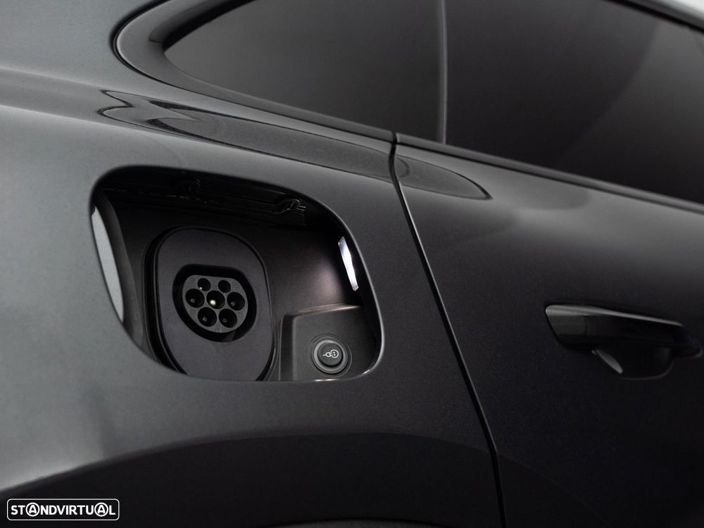 Porsche Macan Electric 4 - 17