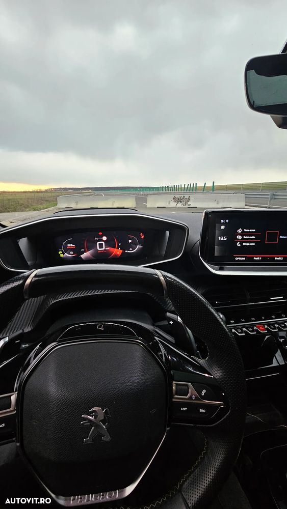 Peugeot 208 1.2 L PureTech STT EAT8 GT Line - 7