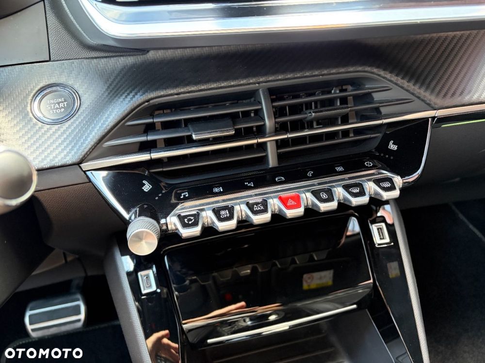Peugeot 2008 1.2 PureTech GT S&S EAT8 - 23