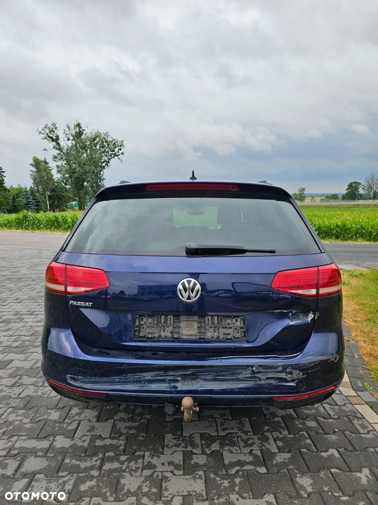 Volkswagen Passat - 4
