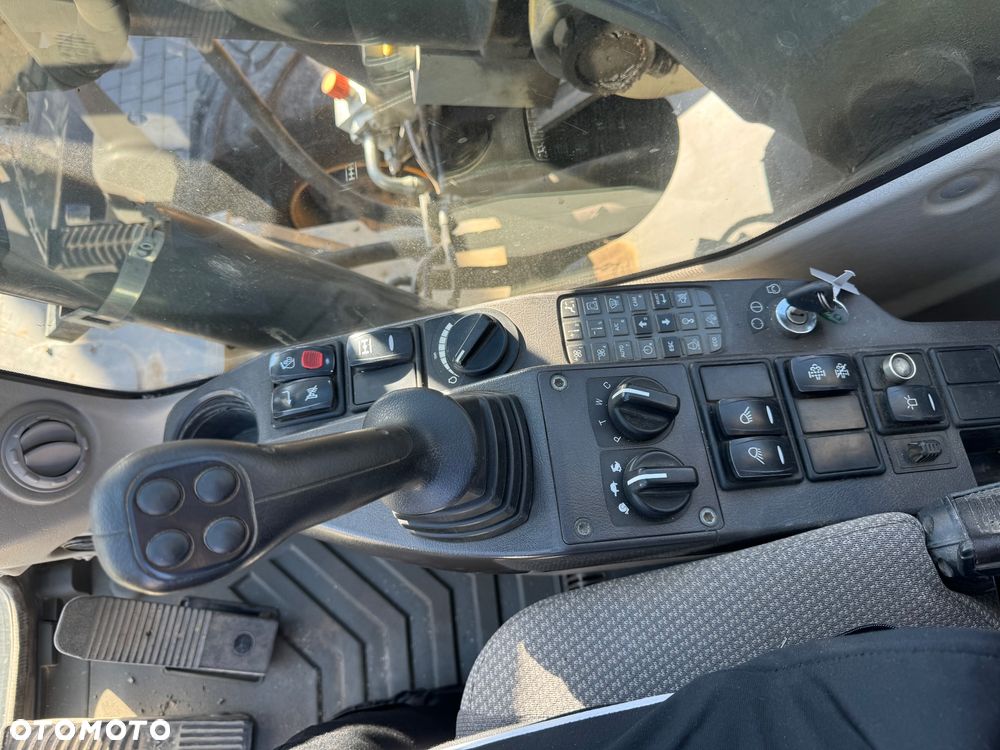 Volvo EW160D KOPARKA KOŁOWA // PODPORY PŁUG / LEMIESZ // 4 ŁYŻKI - 16
