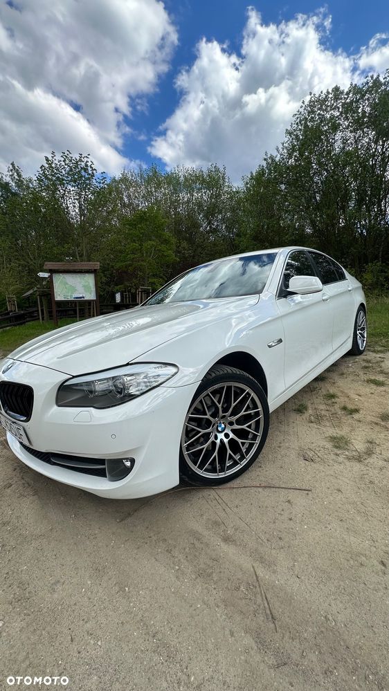 BMW Seria 5 520d xDrive - 12