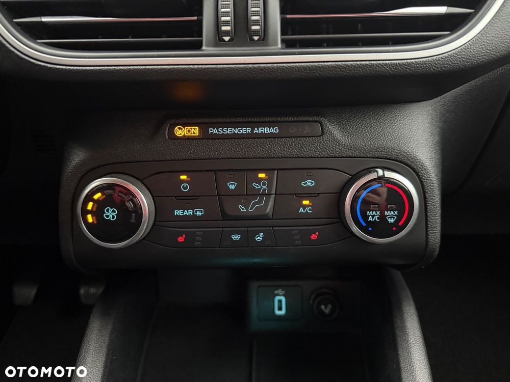 Ford Focus SW 1.0 EcoBoost S&S TITANIUM - 27