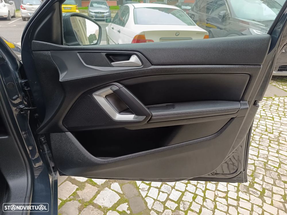 Peugeot 308 PureTech 130 EAT8 Allure - 27