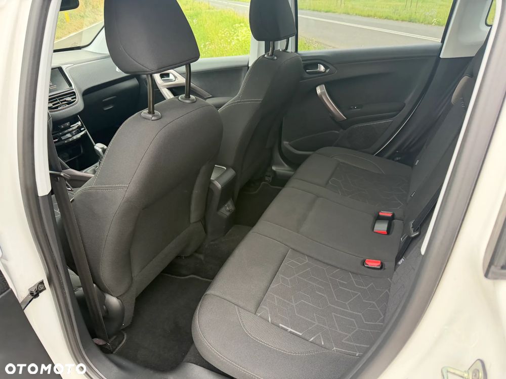 Peugeot 2008 - 10