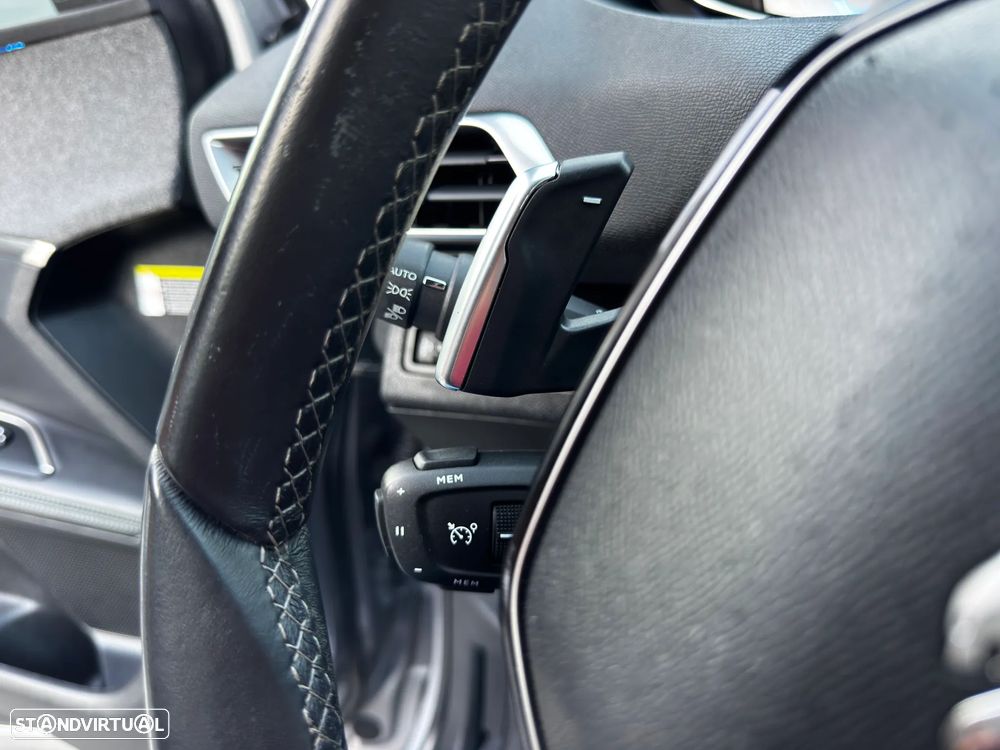 Peugeot 3008 1.6 Hybrid4 Allure Pack e-EAT8 - 17