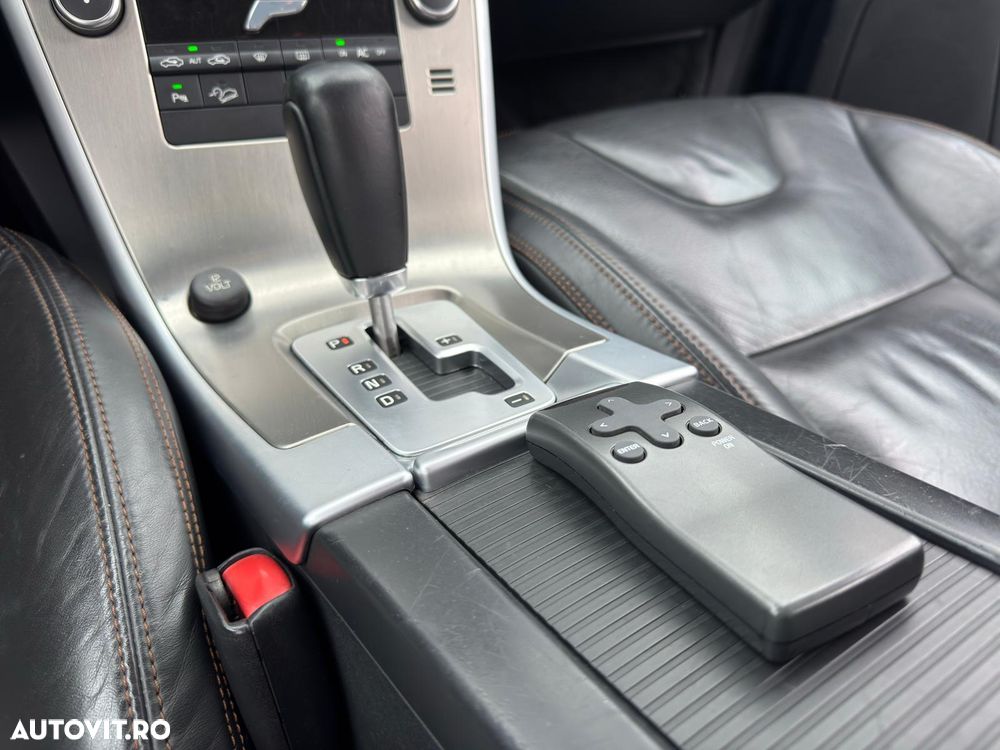 Volvo XC 60 D5 AWD Aut. Momentum - 7