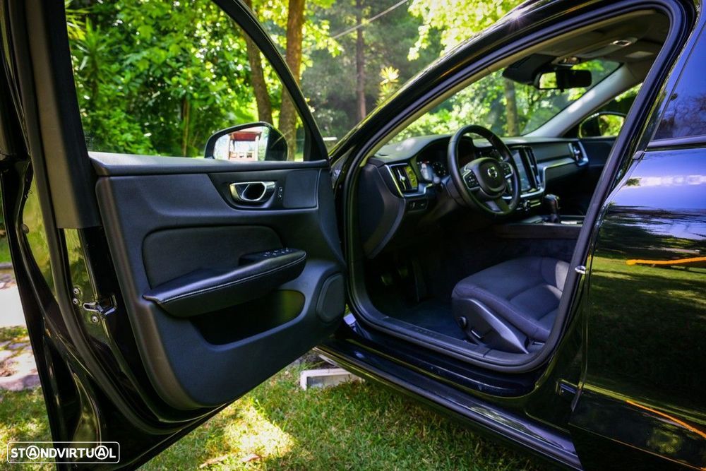 Volvo V60 2.0 D3 Momentum - 19