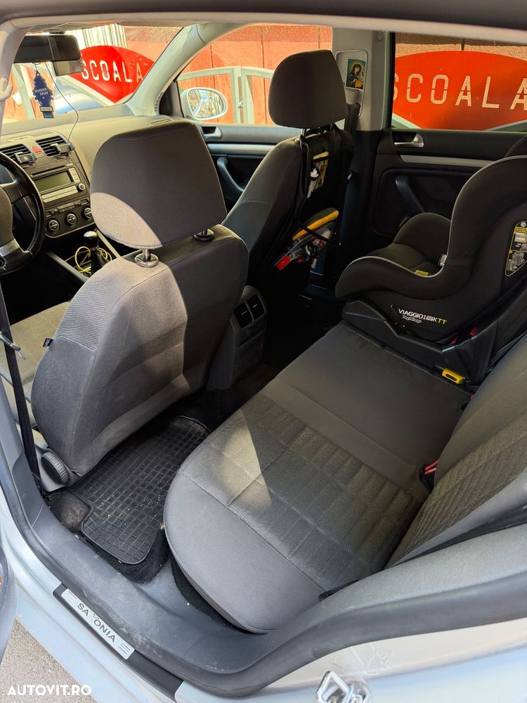 Volkswagen Golf - 5
