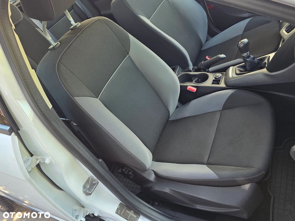 Ford Focus 1.6 TI-VCT Ambiente - 24