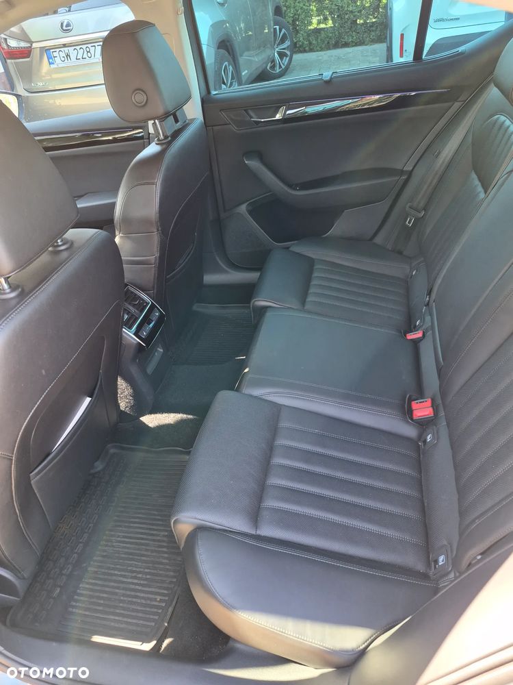 Skoda Superb 2.0 TDI SCR 4x4 L&K DSG - 11