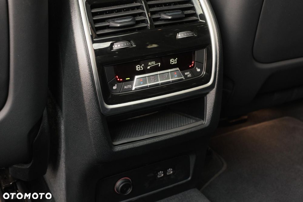 BMW X7 M60i xDrive mHEV sport - 36
