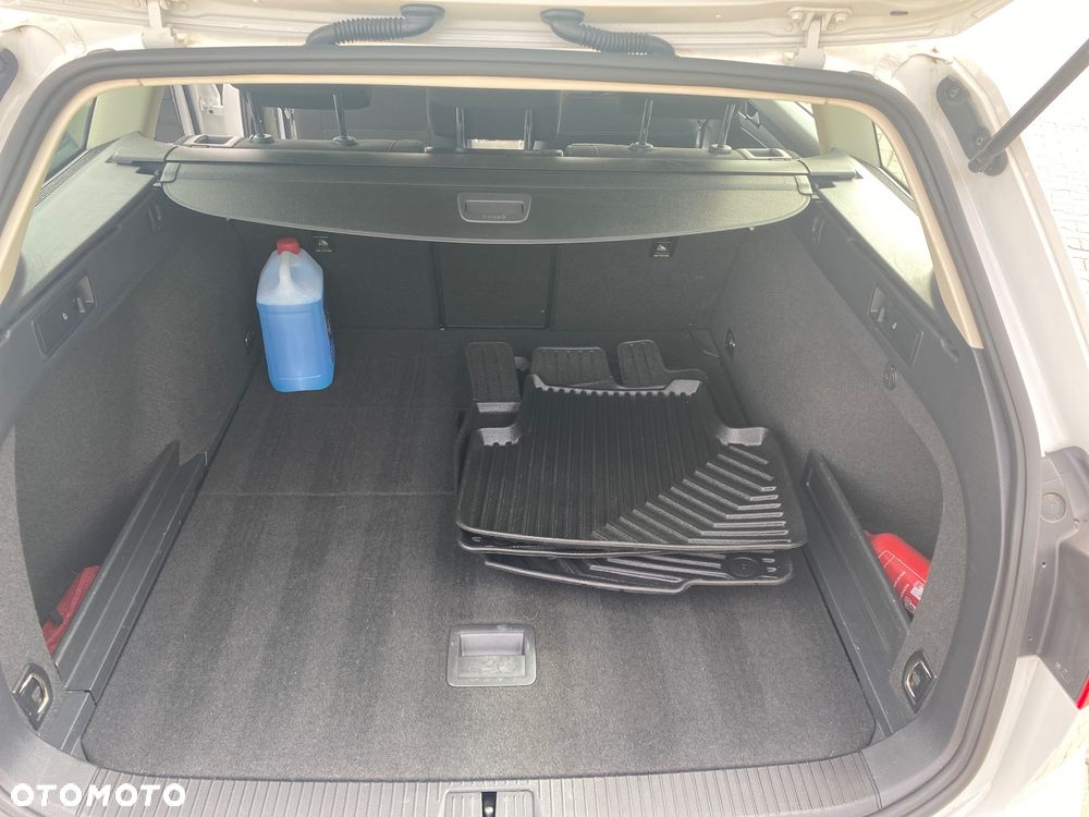 Volkswagen Passat 1.6 TDI BMT Comfortline - 12