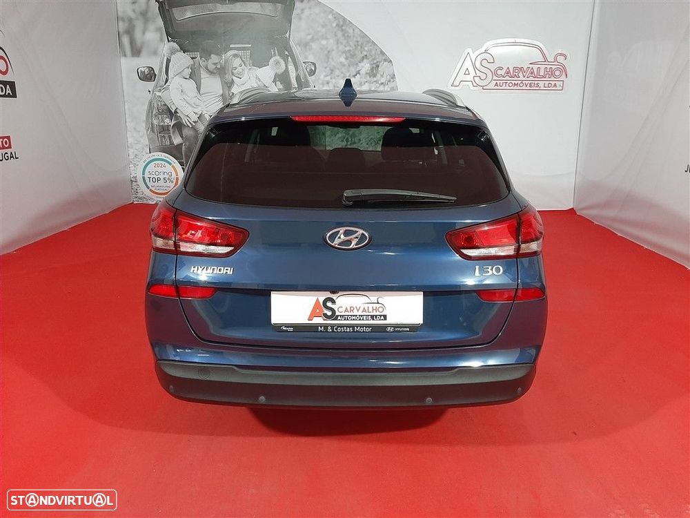Hyundai i30 SW 1.6 CRDi Comfort+Navi - 9