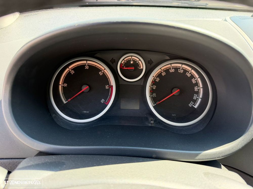 Opel Corsa 1.3 CDTi Enjoy - 32