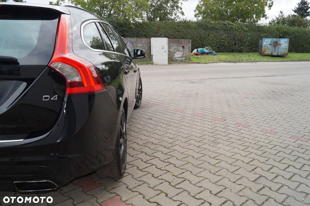 Volvo V60 D4 Summum - 20