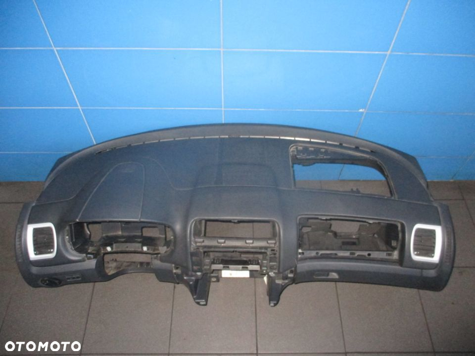 Deska rozdzielcza Skoda Fabia II Roomster - 2