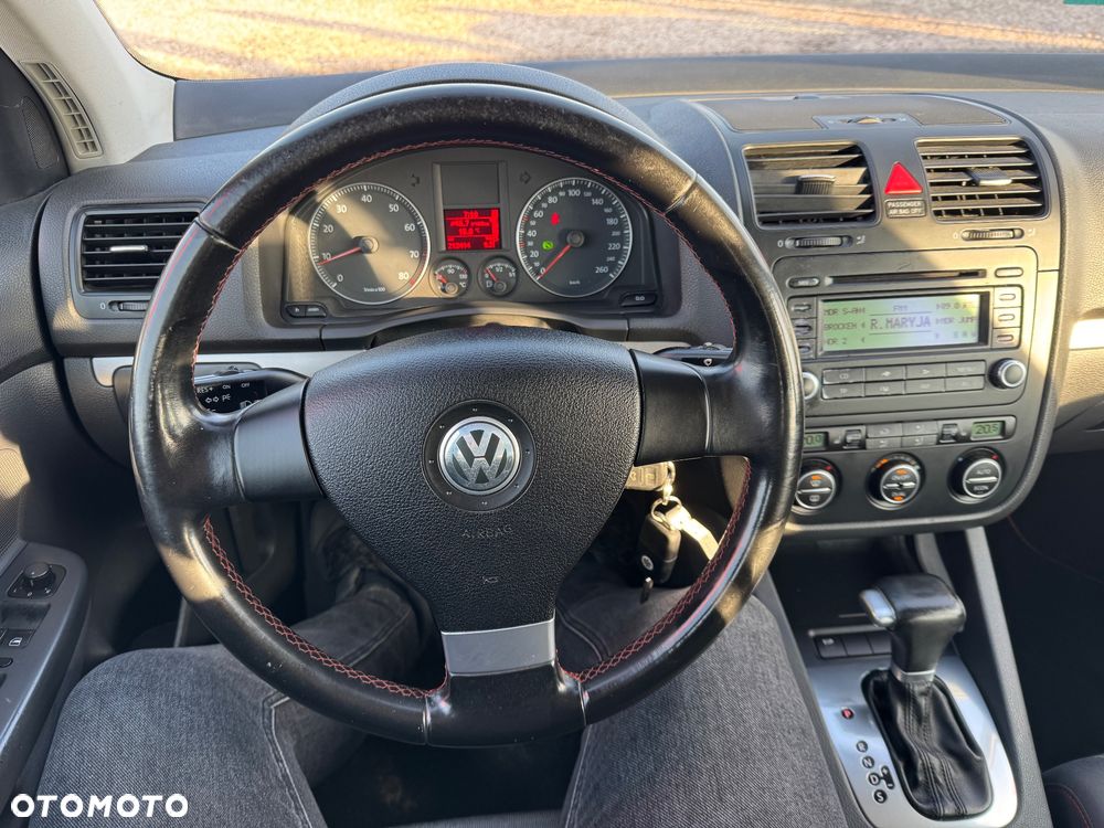 Volkswagen Golf - 36