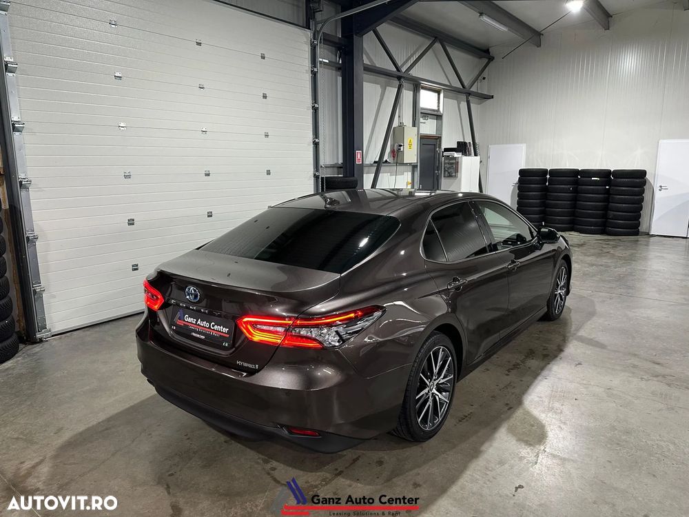 Toyota Camry Executive - 34