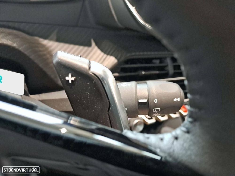 Peugeot 208 1.2 Hybrid Allure e-DCS6 - 17