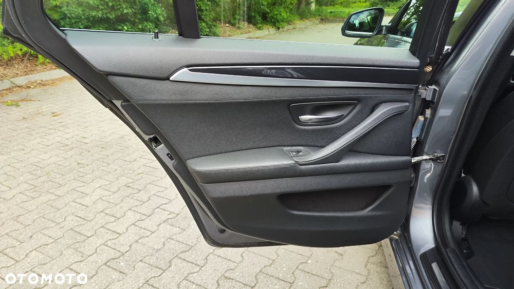 BMW Seria 5 520d - 26