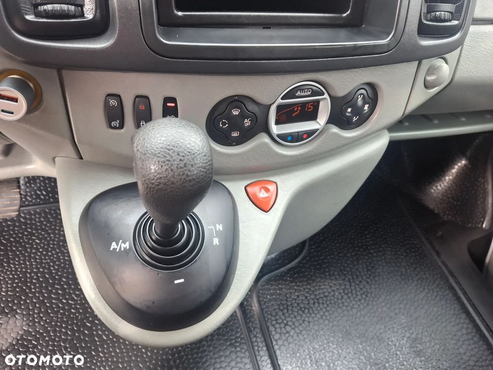 Renault Trafic - 17