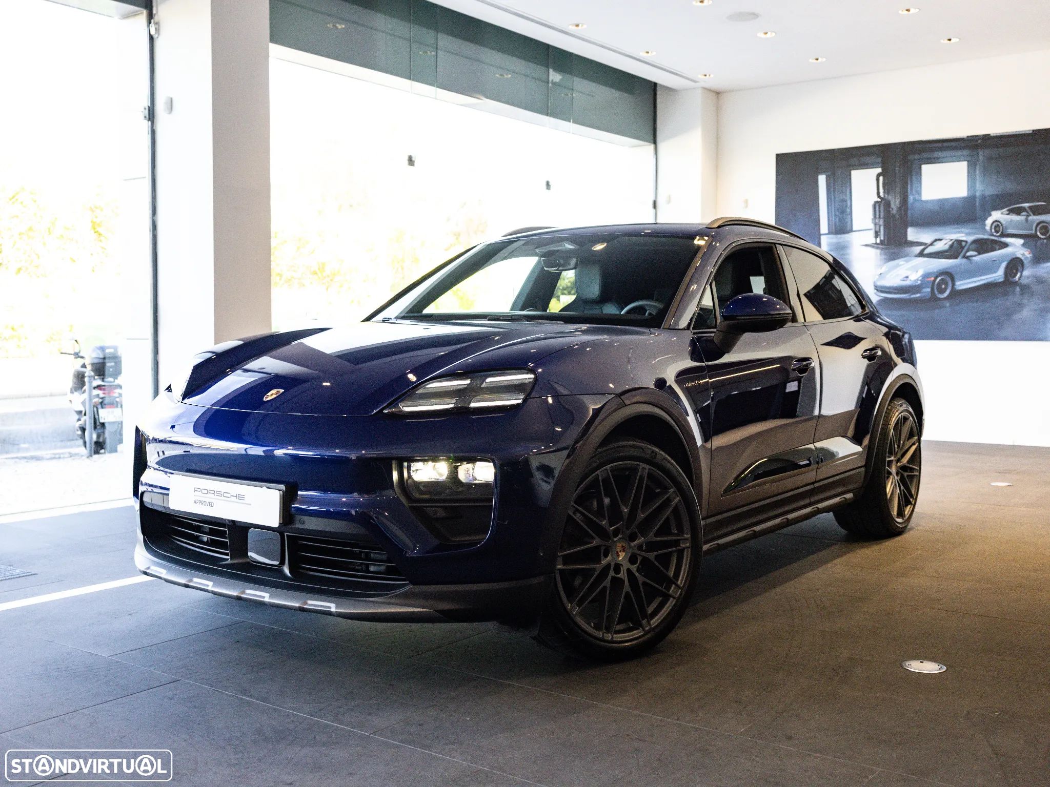 Porsche Macan Electric 4 - 1