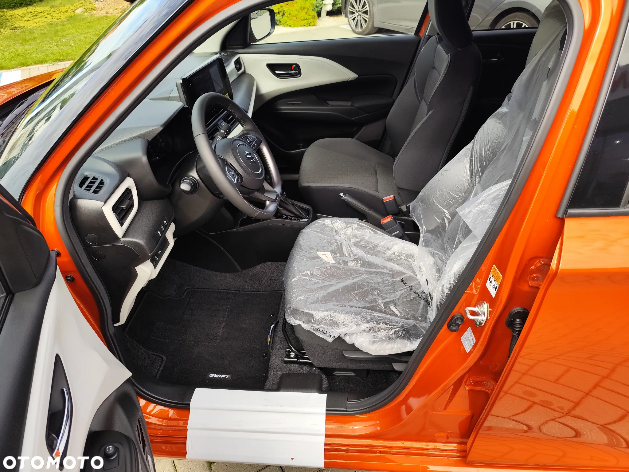 Suzuki Swift 1.2 Dualjet SHVS Premium Plus CVT - 22