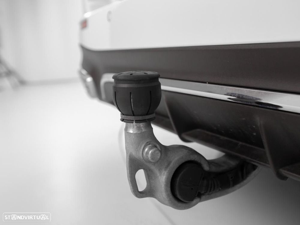 Mercedes-Benz E 300 de AMG Line - 18