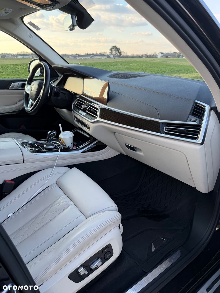 BMW X7 xDrive40i - 18