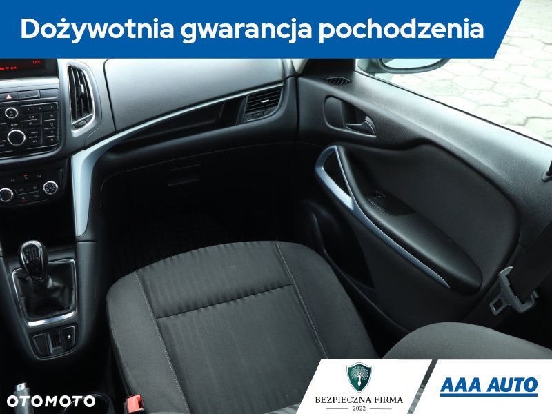 Opel Zafira - 10