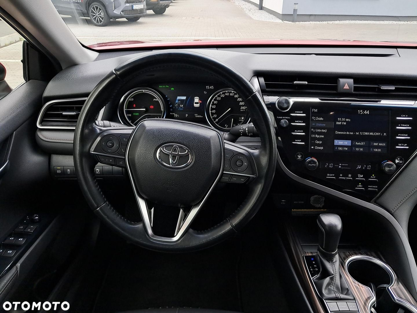 Toyota Camry - 16
